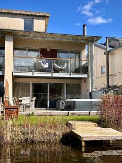 Lakehouse, Hot Tub, Swimming Pools & Spa Access, Lower Mill Estate - 9