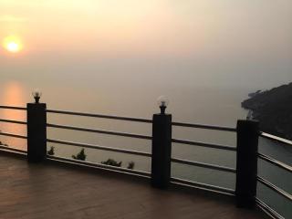 Yellow House Koh Sichang - 5