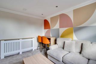 2 bedroom, cosy ground floor flat, private parking - 7