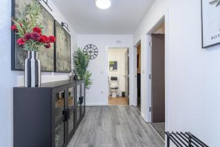 2 Bedroom Apartment Bradford City Centre 85 Smart TV Central Location - 8