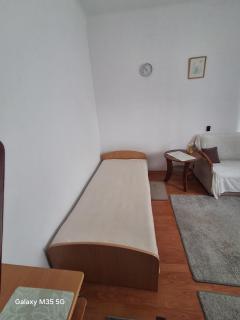 ,,Arts Home,, ,ZAPRASZAM BEZPŁATNY PARKING,Blisko Centrum Zdrowia dziecka,centrum kardiologii,centrum szkoleniowe,trasa na Lublin,Ukrainę,mieszkanie przestronne,czyste,spokojna okolica,blisko Aldi,Lidl,Żabka,Rossmann,pkp, ztm - 5
