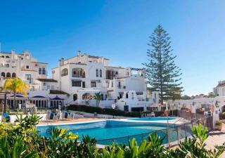 Elegant 2-bedroom apartment with beautiful views - 9