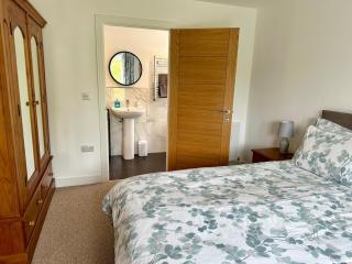 Silver Vale - Coastal Retreat, Family-Friendly - 1