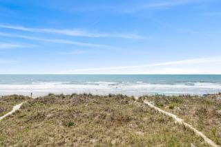 Oceanfront 2BR • Balcony Views Oceanside Pool • Dog Friendly • A Summer Place B8 - Myrtle Beach - 4