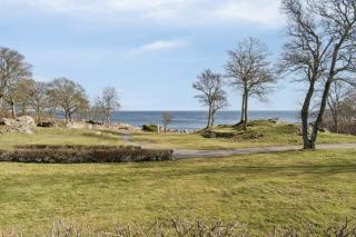 Bright Apartment With Open Sea Views - 3