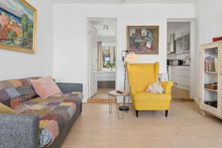 Bright Apartment With Open Sea Views - 2