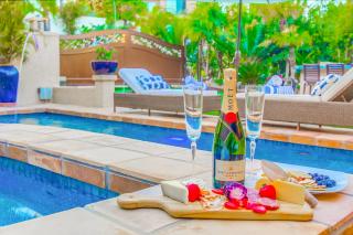 Resort Living: Hoops Outdoor Bar Views PoolSpa - San Diego - 1