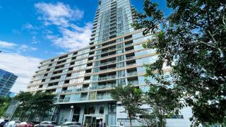 Luxury 2BR KING Bed, Rogers Centre & Parking - 8