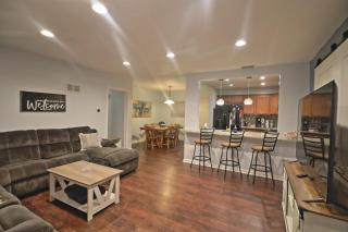 3 Bdrm 2 Bath Pool home close to everything - 1