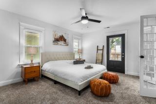 Spacious 6BR Hot Tub, Cinema & Game Room& gym - 6