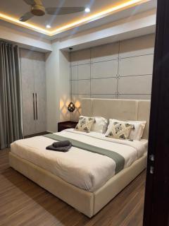 LMY Platinum Executive Apartments - 7 Star Residency Bahria Phase 8 Islamabad - 0