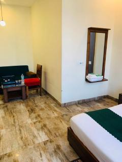 The Woodcrest Hotel Zirakpur !! Peaceful Family Stay With Airport Shuttle - 8