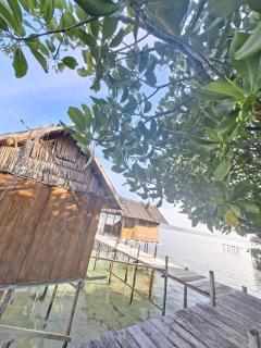 Kombrof Homestay & Dive Center - 1