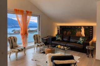 Luxury Lake View Penthouse Jacuzzi & Steam Bath - 3