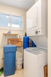 Steps from the ocean and white sand, top location - 9