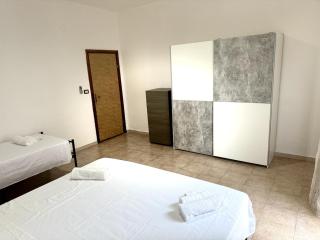 Trilocale Luminoso con parcheggio - 3