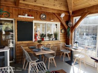 Gite 1 Arum, la Sapinière-24300-parc-3ha-piscine-étang-mini golf - 1