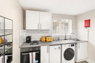 Glimmering Comfort Spacious Studio - 8