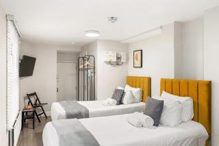 Glimmering Comfort Spacious Studio - 9