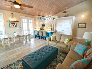 Coastal Chic with Premium Internet at Studio 589! - 9