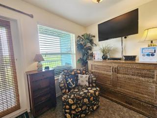 Nature's Landing - A102 Budget Rates Downtown Unit - 6