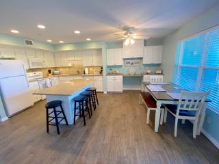 Nature's Landing C104 Corner Unit with Pool! - 5
