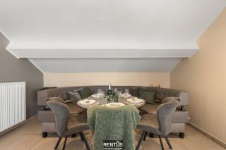 Esplanade Promenade - stay within walking distance of the beach - 9