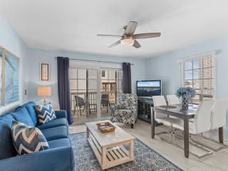 Island Place 102 Perfect Downtown Getaway w Pool! - 0