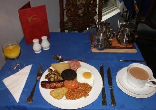 Kingswinford Guest House with Free Parking - 7