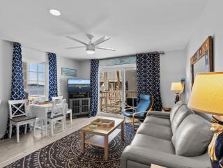 Island Place 104 Pool Front Waterfront Condo-NEW! - 5