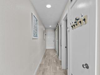 Island Place 112 Great View, Downtown with Pool! - 2