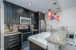 Charming Condo at Island Place 211! - 5