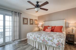 Luxe Condo Living at Island Place 215! - 3