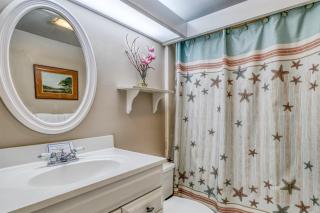 Decorator Quality Condo at Island Place 315! - 4