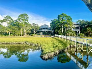 Spectacular Waterfront Property at Cloud 9! - 0