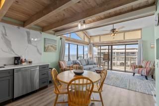 Corner View at Cedar Cove! Gulf View Downtown! - 8