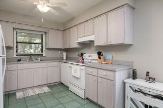 Porch Pace- Quiet Home with glimpse of water views - 2