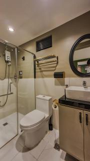 Dylan's Cozy 2BR Suite with Full Kitchen near SM North EDSA - 2