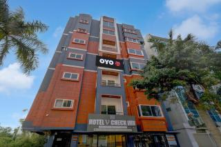 Hotel V CHECK INN - 3