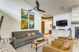 Mountain Views Luxurious Grand Lake Escape! - 5