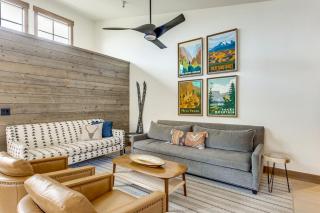 Mountain Views Luxurious Grand Lake Escape! - 4