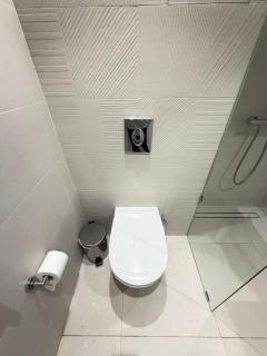 Positano Cosy Studio near Metro Working Desk and WiFi - 5