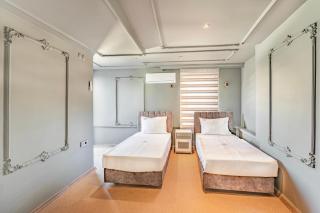 Marine Point Hotel - 9