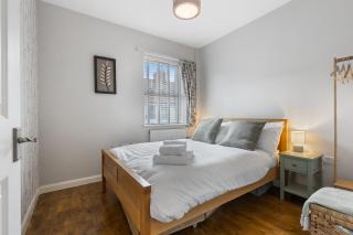 Stylish York Home Free Parking Sleeps 4 - Pass the Keys - 7