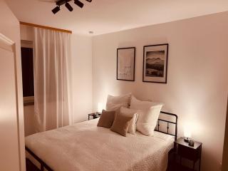 Ferienwohnung Am Bahnhof - Self Check-in - Terrasse - 3