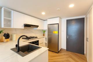 Casco Viejo 1BR Loft - Rooftop Pool Gym & Balcony - 1