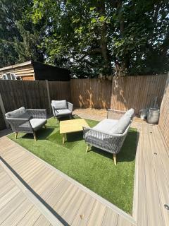Modern 4 bed house - 3