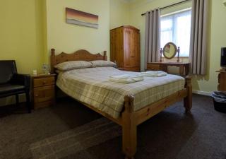 Kingswinford Guest House with Free Parking - 0