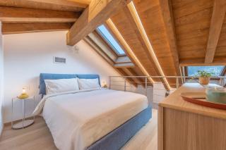 Oakwood - Chalet with Breathtaking Lake views - 9