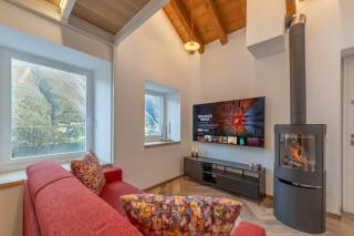 Oakwood - Chalet with Breathtaking Lake views - 7